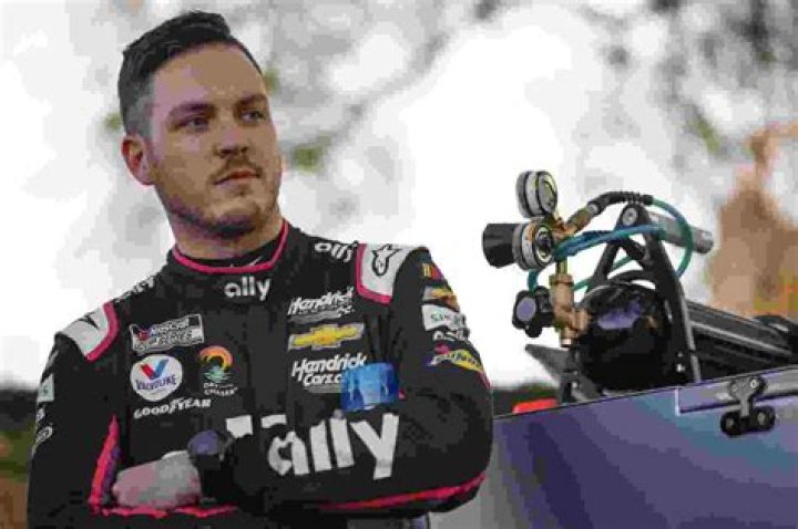 Alex Bowman Height, Weight, Net Worth, Age, Birthday, Wikipedia, Who, Nationality, Biography