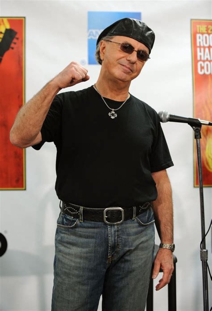 Dion Romeo Height, Weight, Net Worth, Age, Birthday, Wikipedia, Who, Nationality, Biography