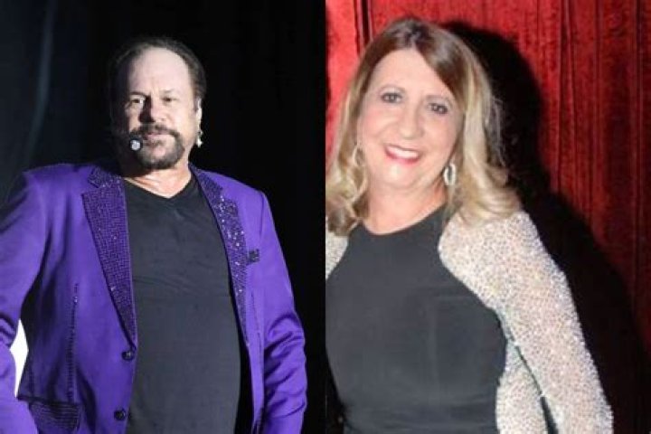 Is Harry Wayne Casey Married? Or Dating A Wife?