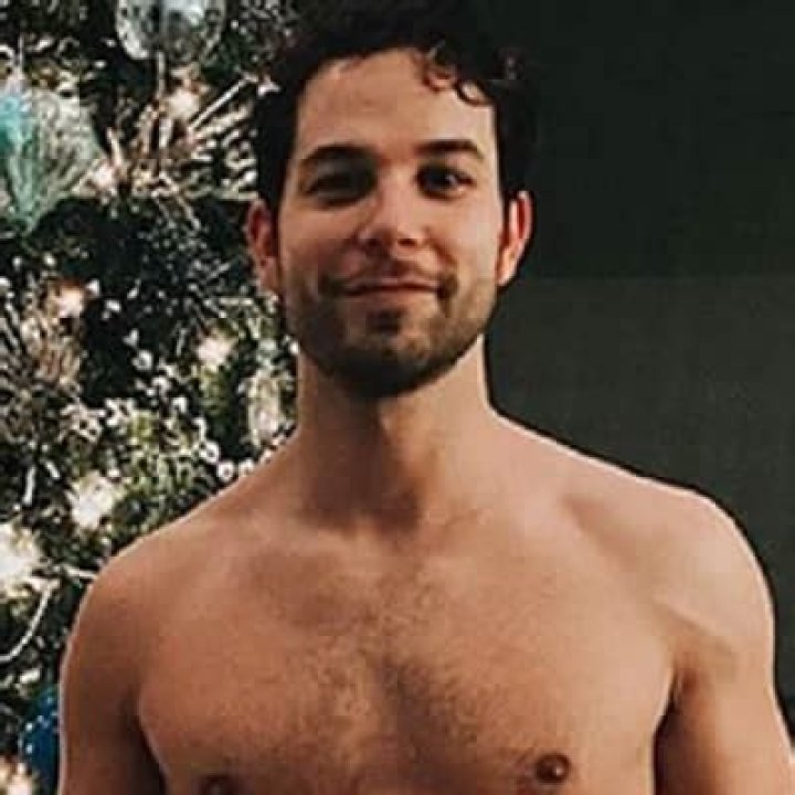 Is Skylar Astin Gay? Age, Height, Net Worth