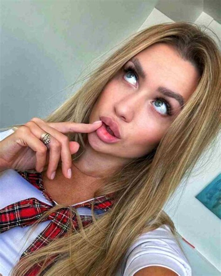 Katie Saro Height, Weight, Net Worth, Age, Birthday, Wikipedia, Who, Nationality, Biography