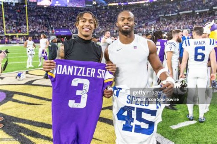 Vikings CB Cameron Dantzler Wife V’shati Sariah And Their Two Kids